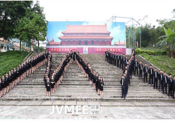 工(gōng)資高(gāo)受歡迎的(de)新型美(měi)容導師(shī)思維