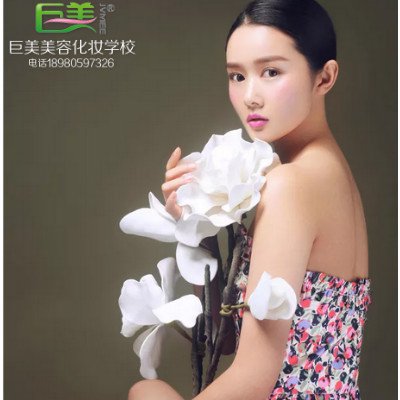 四川美(měi)容美(měi)發培訓在哪裡(lǐ)
